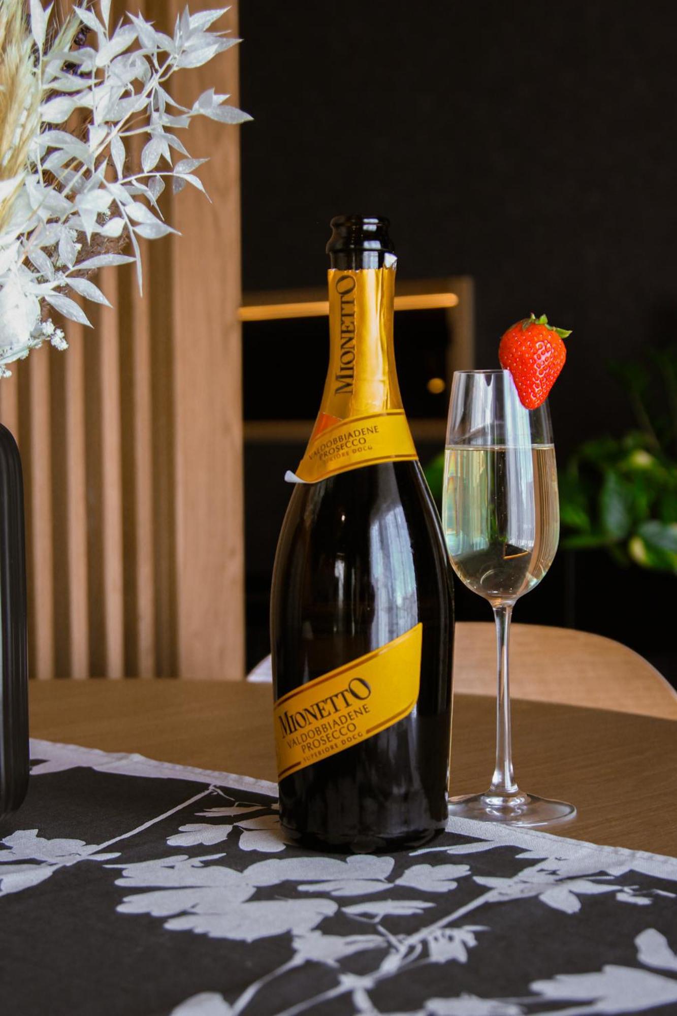 تيهاني Twin Premium Apartman المظهر الخارجي الصورة